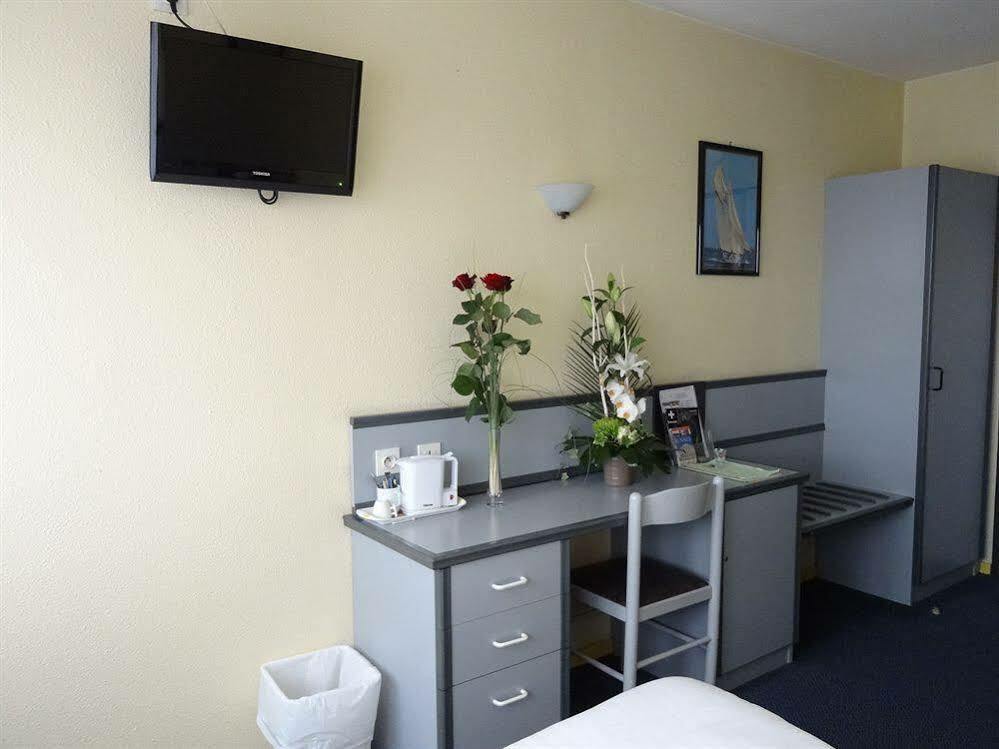 Hotel L'Ortega - Rennes St Jacques Aeroport Saint-Jacques-de-la-Lande Exterior photo